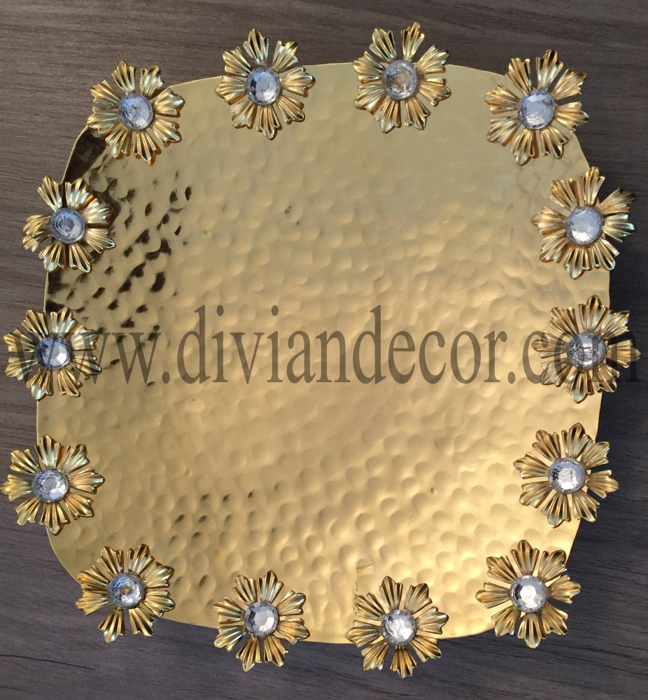 Square Metal Tray with Flower Decoration, For Home and Hotel, Size: 12