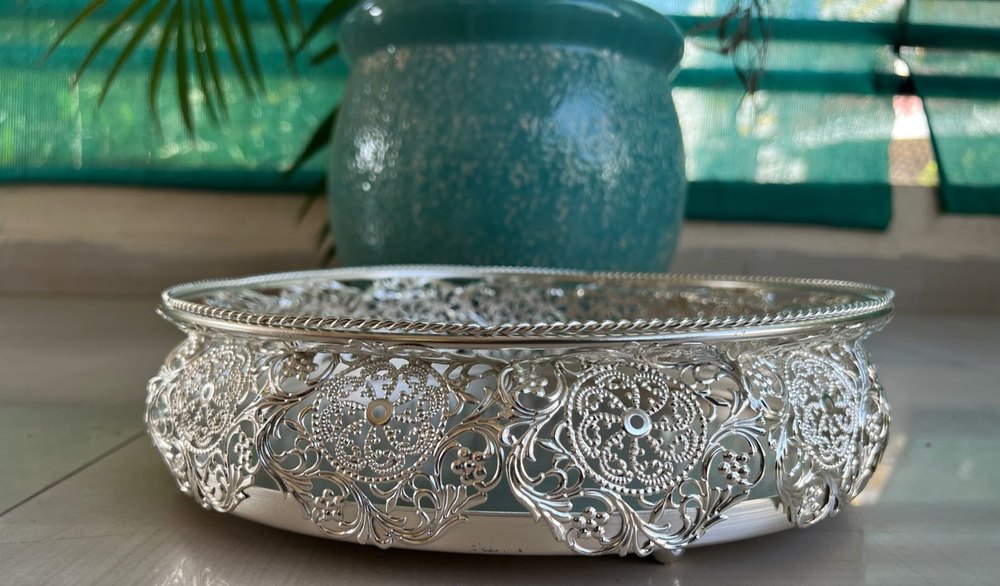 Silver White Metal Round Tray, For Weedings, Gift Platter