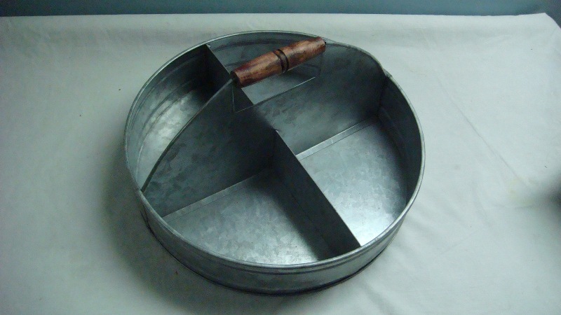Natural Round Iron Tray, Size: Dia-35 Cms, Height-20cms