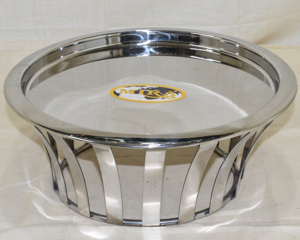 Plain Nickle Plated Service Tray with Patti Stand, For Restaurant, Shape: Circular