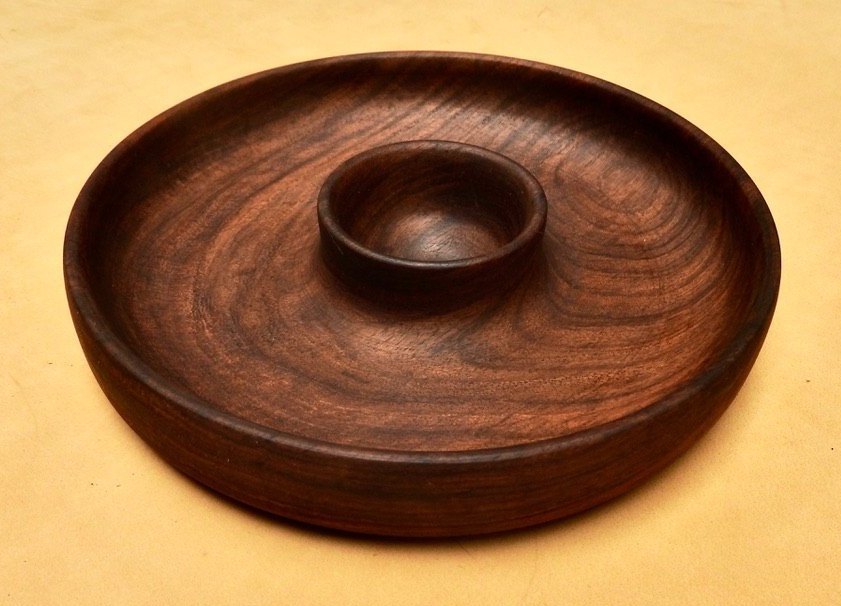Sheesham Small Chip And Dip Round Tray, Size: 8 X 8 X 1.5 Inch