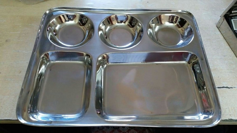 Silver Rectangular 202 Stainless Steel Compartment Plate, For Hostel