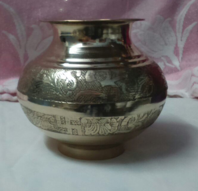Gold Embossed Brass Kalash, Shape: Round, Size: 4