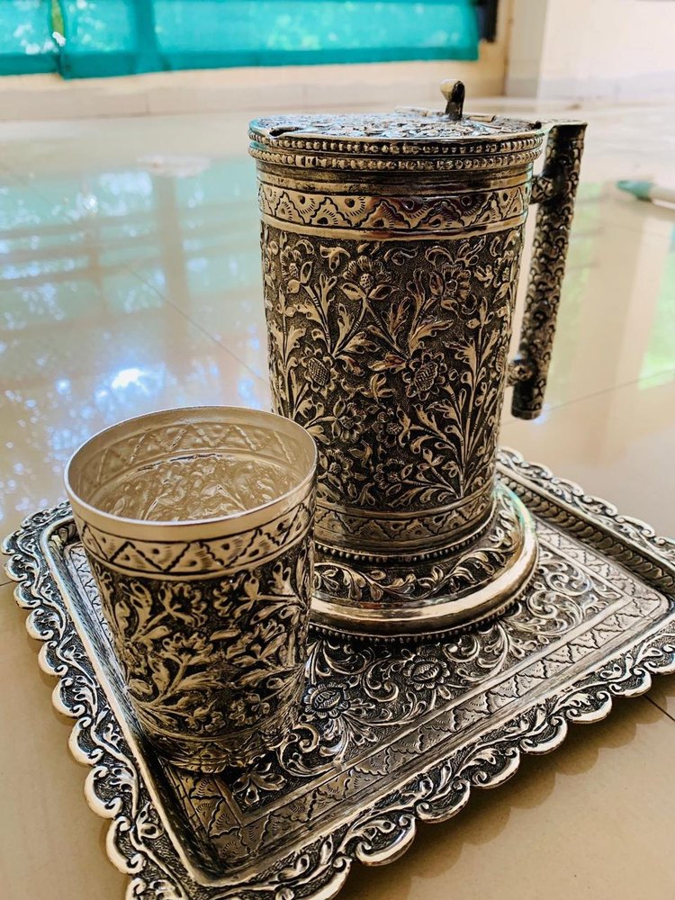 Golden Gold Plated Brass Jug, For Hotel, Capacity: 1 Liters