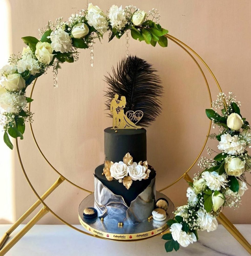 Golden Iron Wedding Arch Flower Round Cake Stand, For Home, Size: 20 Inches