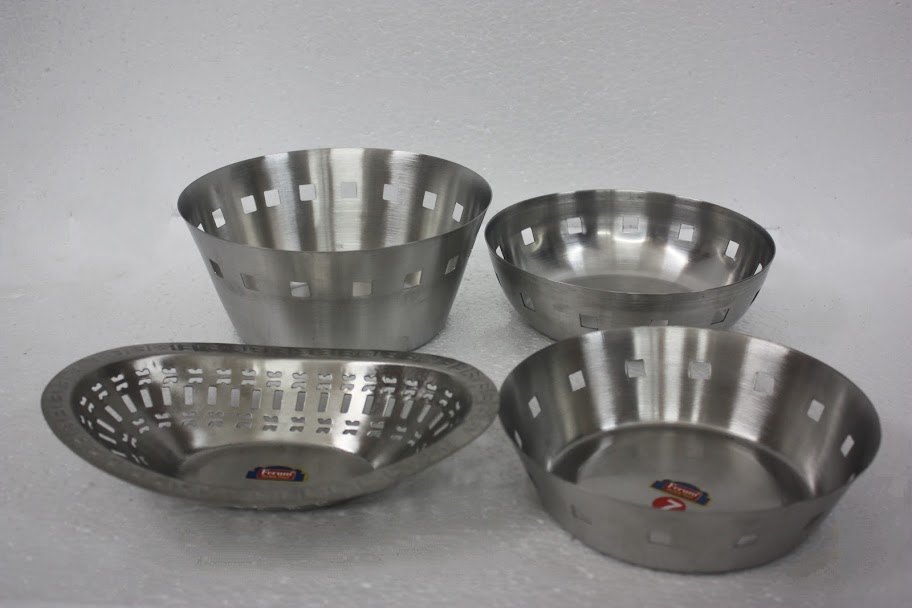 Stainless Steel Silver M.F Bread Basket-Deep, WT, Oval, Round, For Kitchen