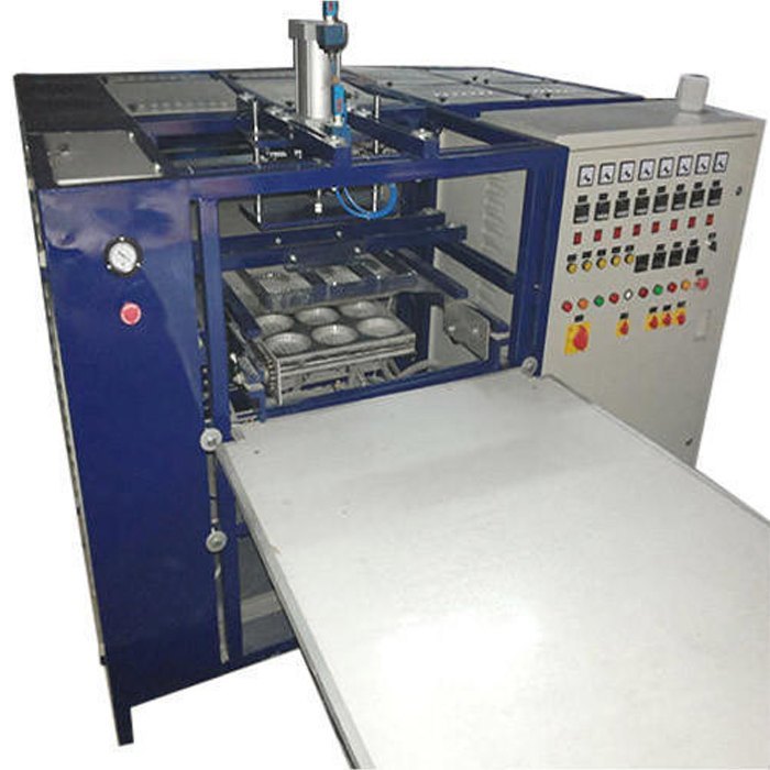 Automatic Single Phase Plastic Plate Making Machine, Production Capacity: 1200 Piece Per Hour