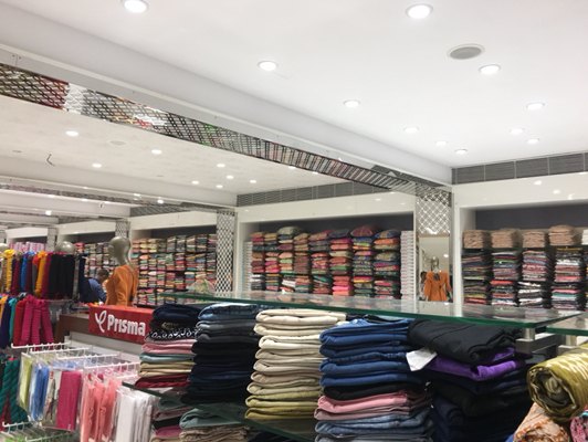 RMG Wall Mounted Garment Display Rack, For Showroom