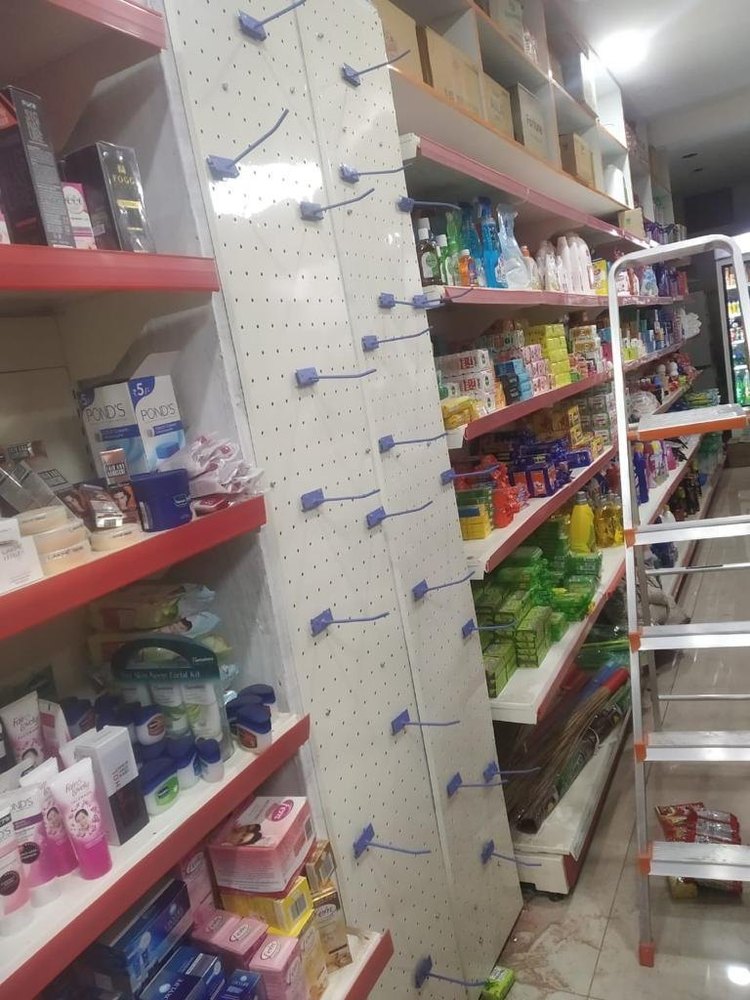 Free Standing Unit Stainless Steel Wire Mesh Rack, For Shopping Mall