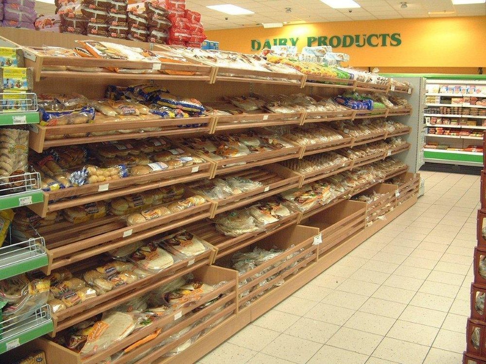 Wall Mounted Wooden Bakery Display Rack, For Departmental Stores, 6 Shelves