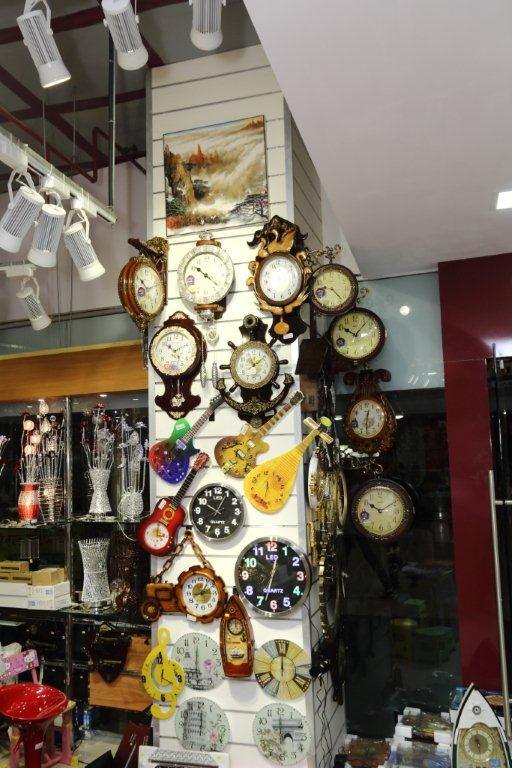 Stainless Steel Crockery Wall Display Rack