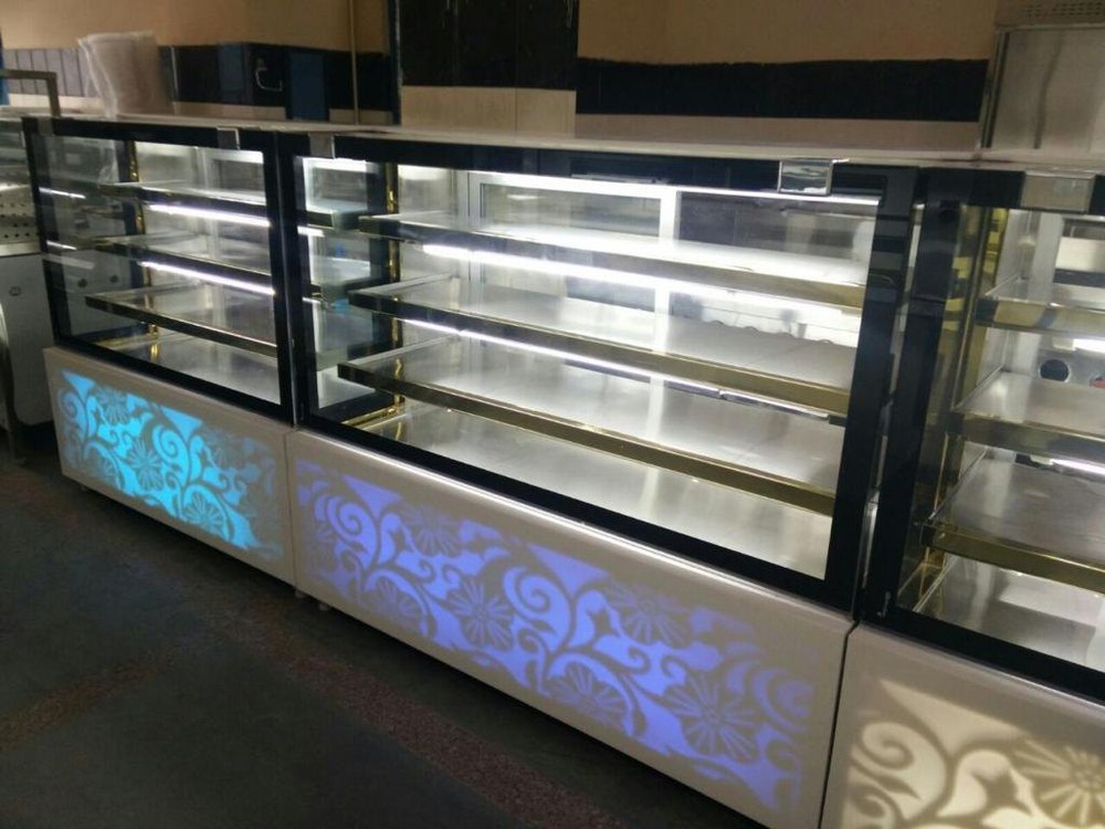 SS and Glass 4 Shelves ADSC 408 Bakery Showcase Cabinet, For Commercial