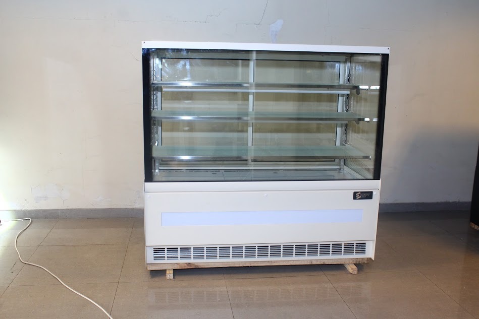 Curved Glass Confectionery Showcase