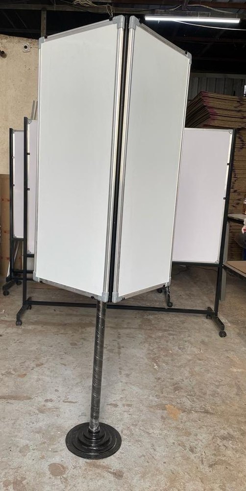 Mild Steel Rotatable Pole Stand with Four Boards
