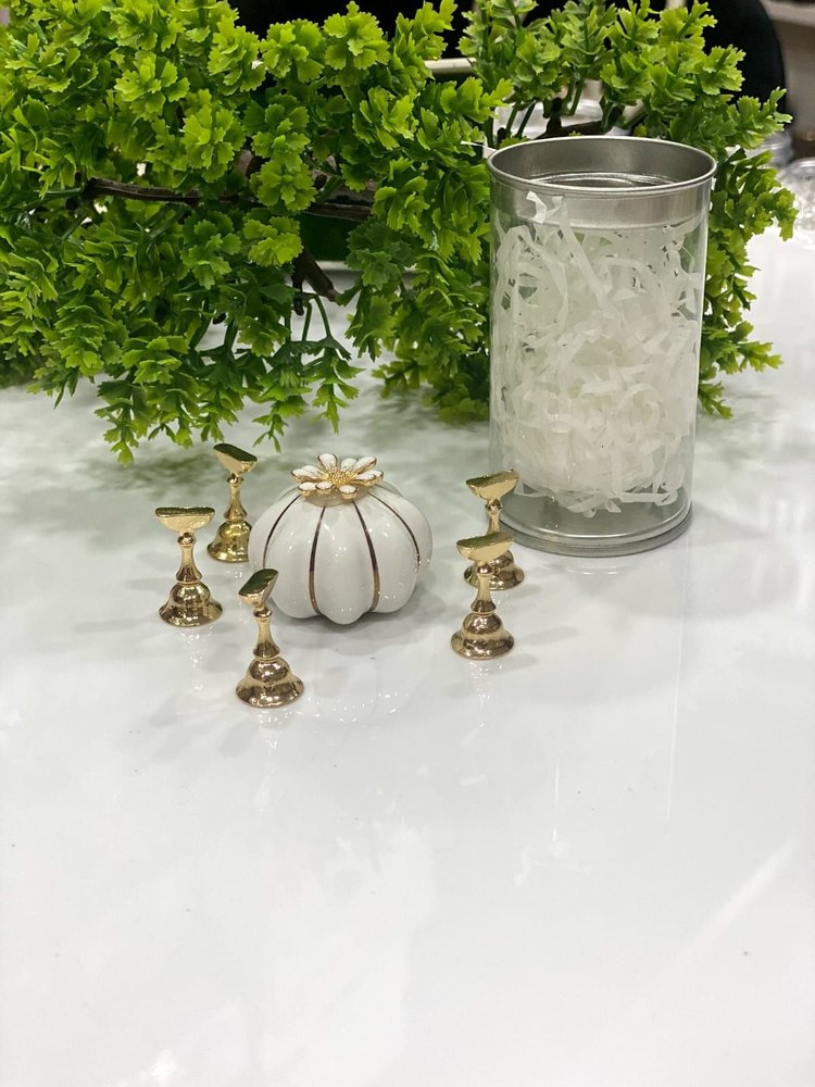 Acrylic Wall Mounted Nail Stand, For Promotional