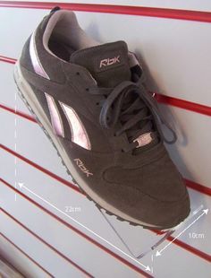 Transparent Acrylic shoe stand, For Showrooom And Shops