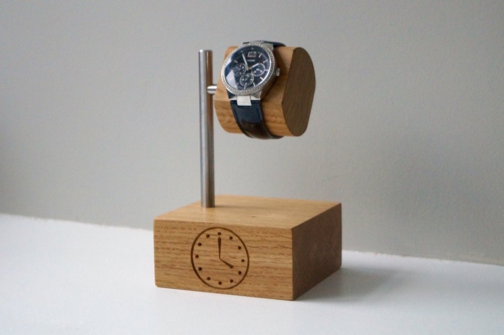 Brown Polished Personalised Wooden Watch Stand, For Advertisement