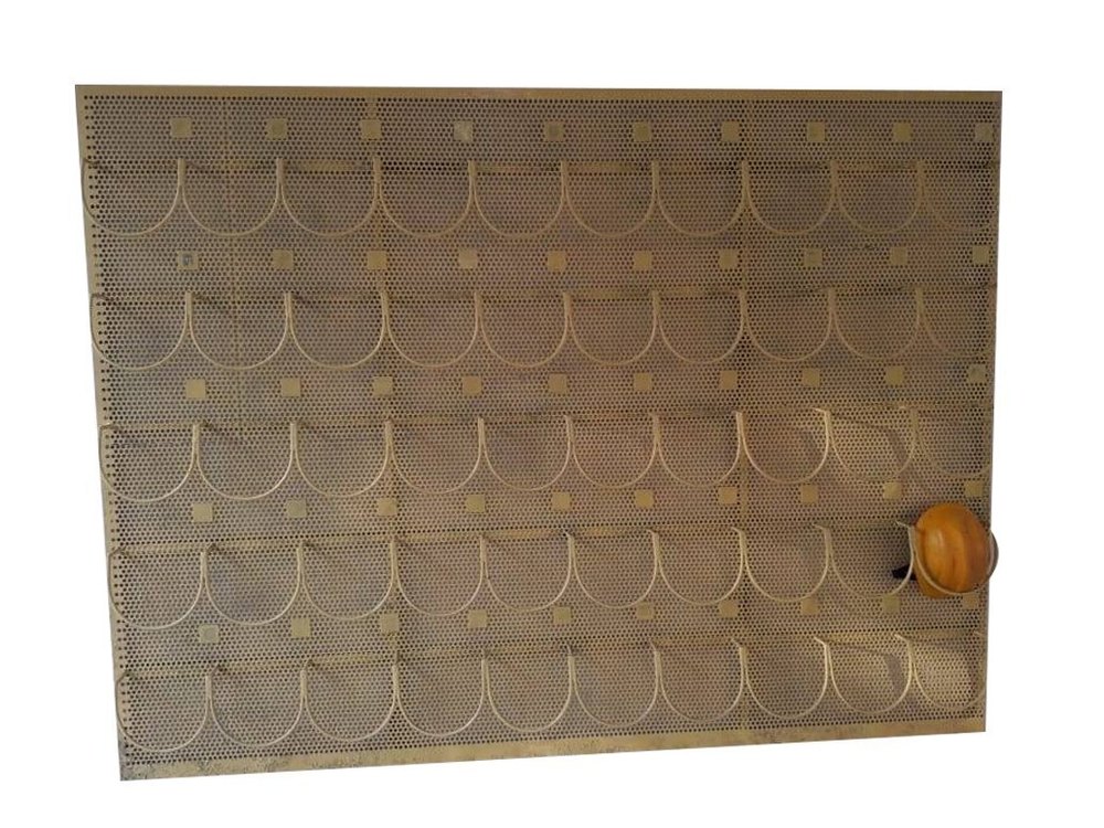 Mild Steel Wall Mounted Pharma Helmet Stand, For Industrials