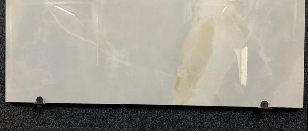 Tiles Display Clip
