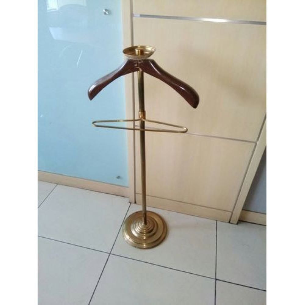 Silver Coat Stand Hanger, For Showrooms, Offices