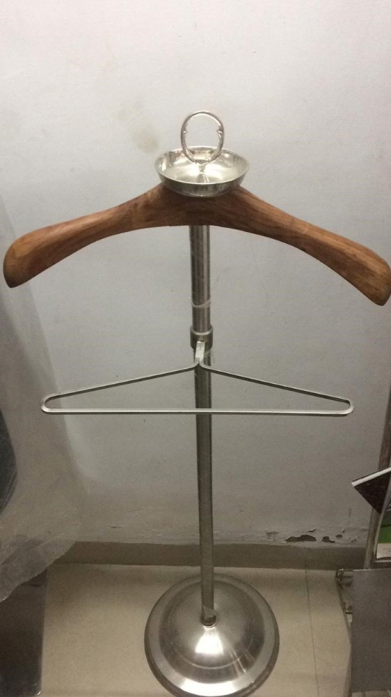 ISOTECT SYSTEMS White Coat Stand For Supermarket