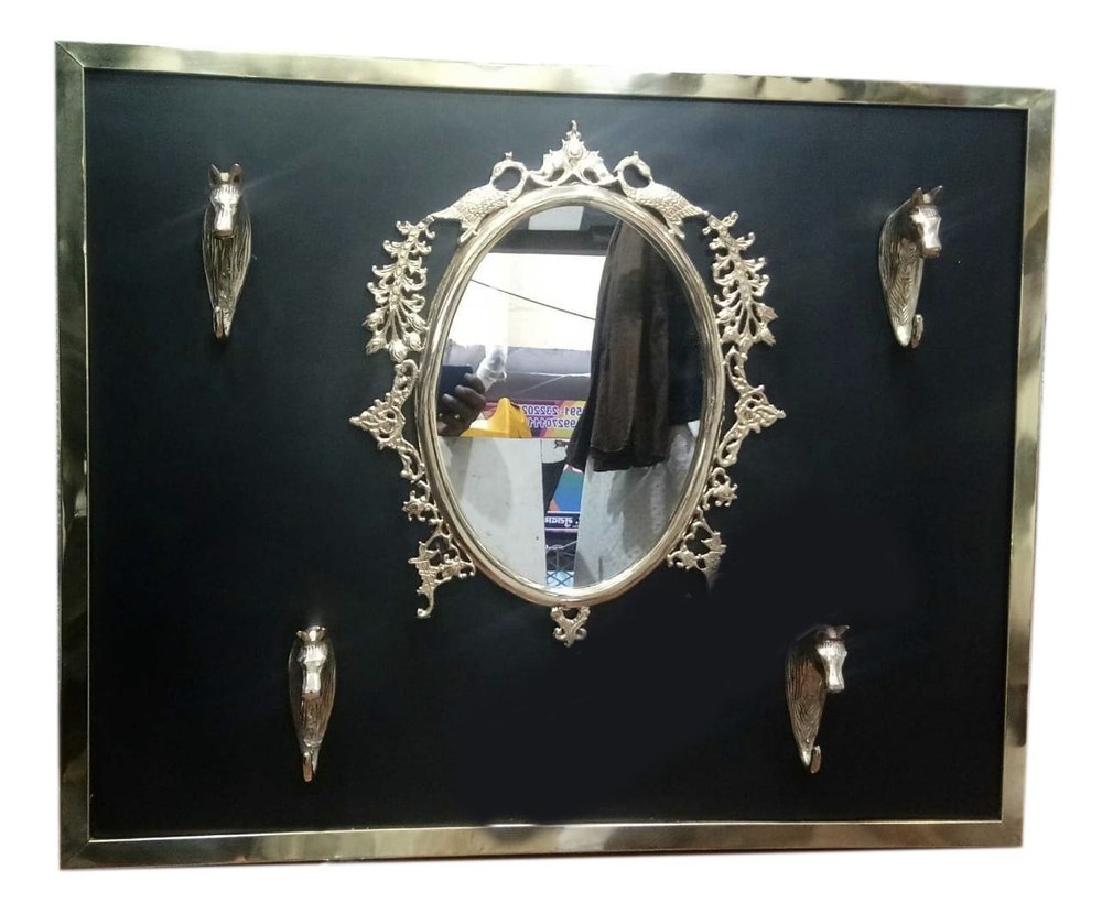 Silver and Green Stainless Steel Cap Stand, Size: 3 X 2ft (lxh)