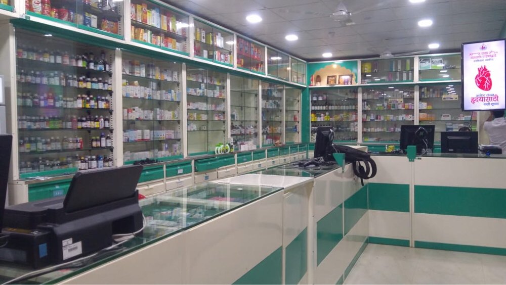 Rectangular Steel Medical Shop Furniture, Weight Tolerance Capacity: 200kg