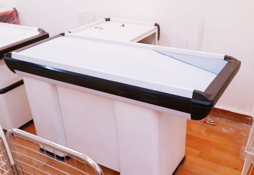 MDF+Stainless Steel White Cash Counter Table, For Supermarket