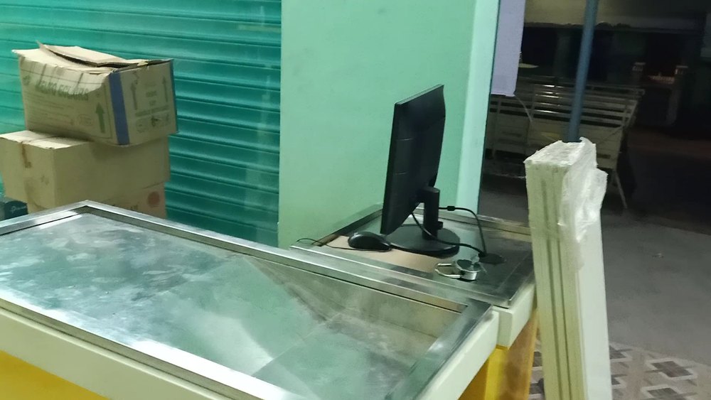 Supermarket Cash Counter