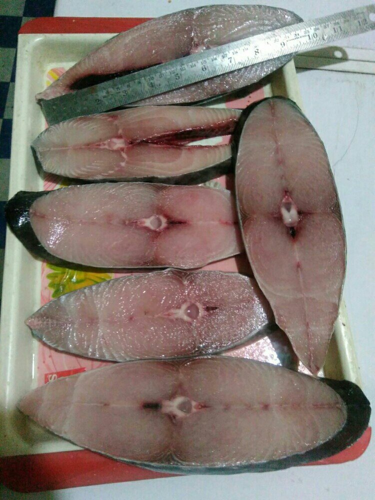 Surmai Seer Fish Steaks, One Kg, Packaging Type: Packet