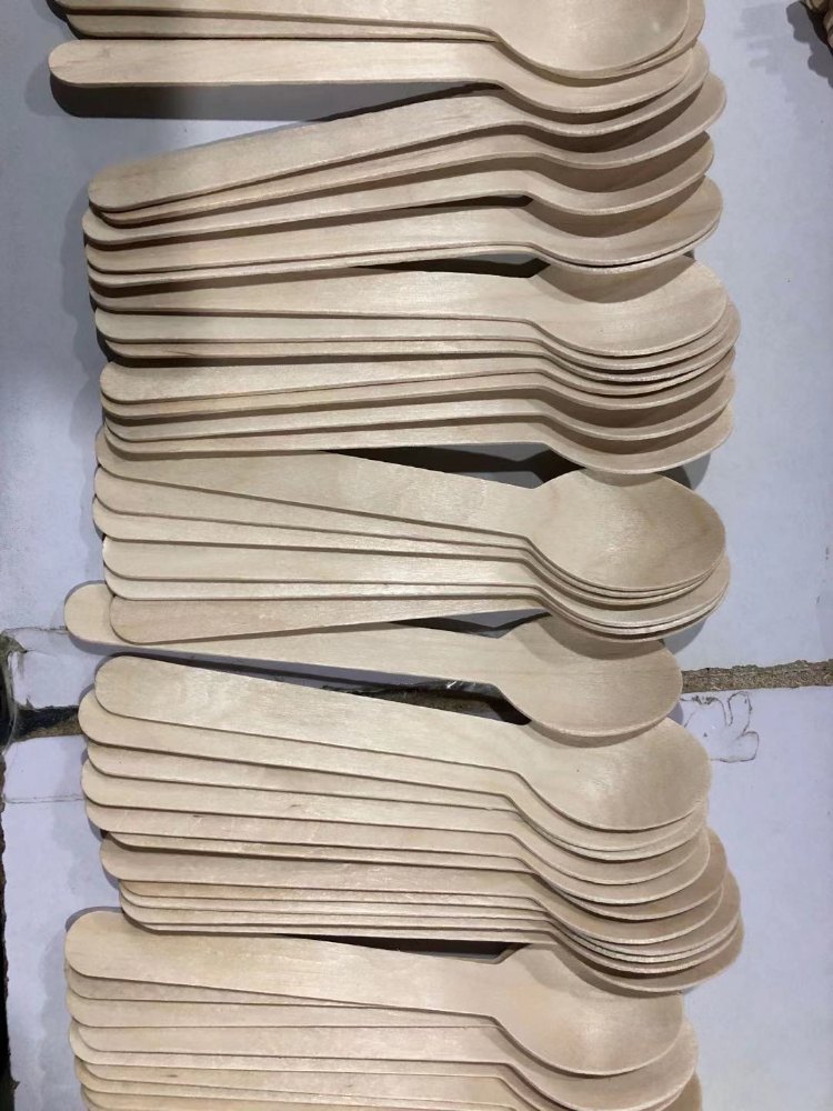 birch wood Natural Wooden Cutlery/ Disposable Cutlery/ Eco-Friendly Spoon, For Utility Dishes, Size: 140mm To 160mm