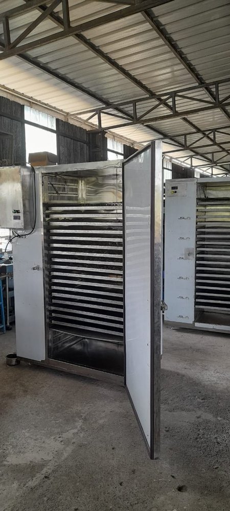 Batch Type Semi-Automatic Vegetable Dryer Fish Dryer, Up To 25 kg Per Batch