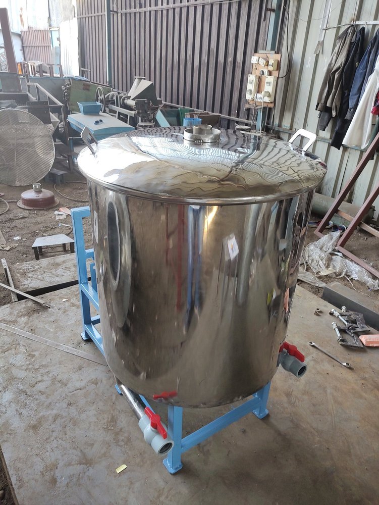 Bharati Udhyam Ss 304 Hot Air Centrifugal Dryer, Automation Grade: Semi-Automatic