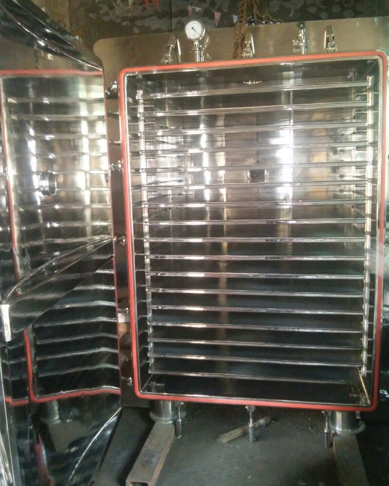 Vacuum Tray Dryer