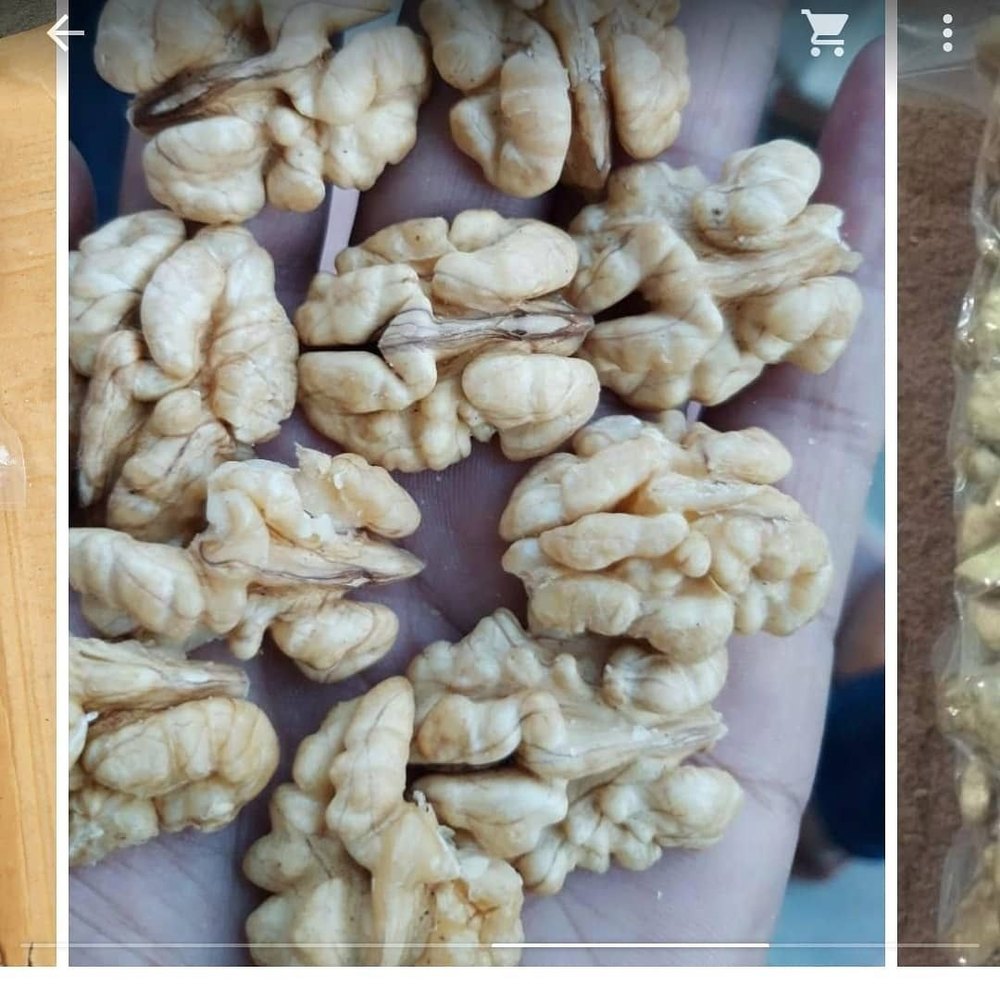 Walnut Kernels Sarooja Saffron