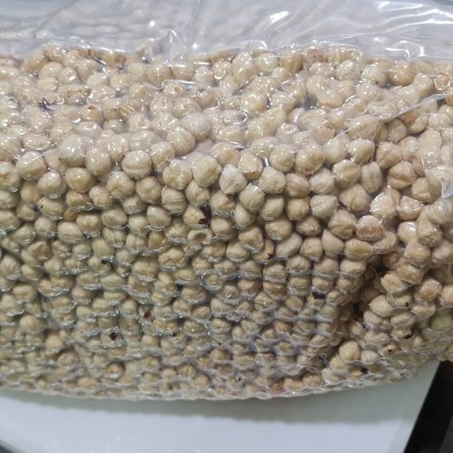 Dry Hazel Nut Kernels, Packaging Type: Vacuum Bag, Packaging Size: 10