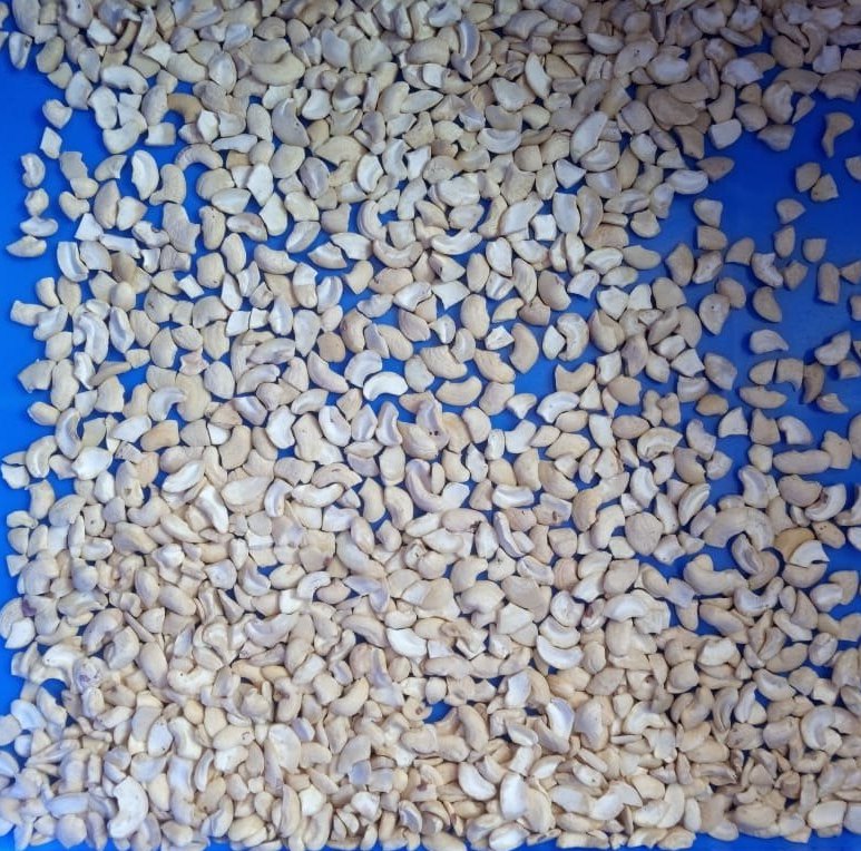Raw White Cashew Nuts Baby, Packaging Size: 10 Kg