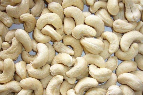 Raw Natural Cashew Kernels, Packaging Size: 10 kg