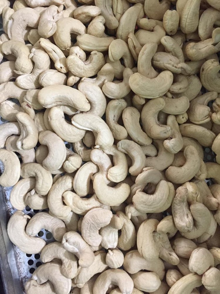 W210 Cashew Nut, Packaging Size: 10 kg