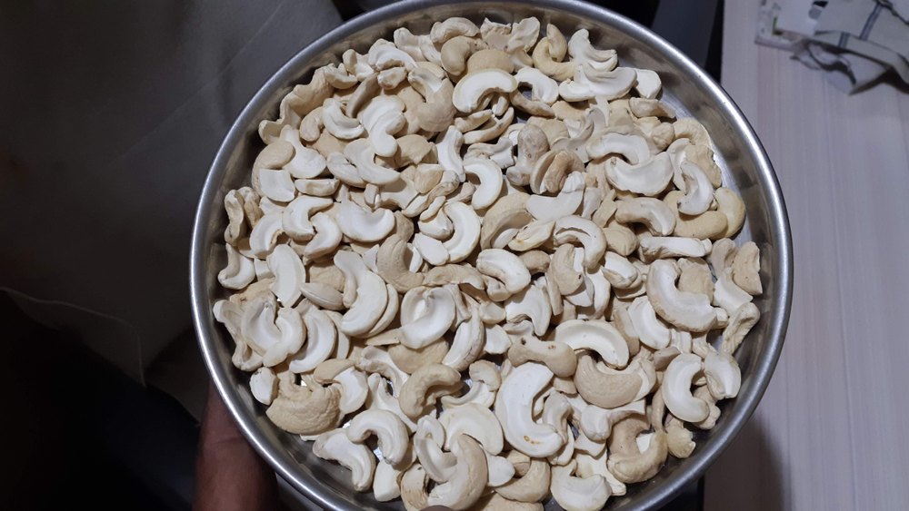 Ivory Split Cashew Kernel - SS, Packaging Size: 10 kg