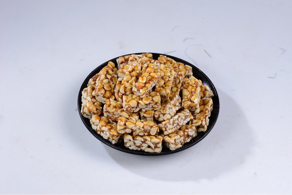 Yesway Foods Peanut and Jaggery Groundnut Brufi, Packaging Type: Packet, Packaging Size: 200 Gm