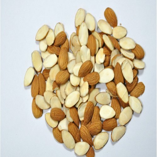 Broken Almond Bits, Packaging Size: 15 kg