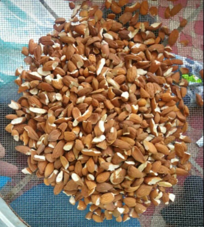 Broken Almond Nuts