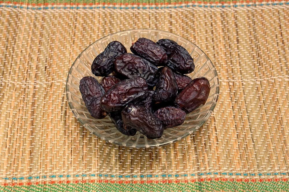 Black Dry Dates Packaging Size: 30 kg