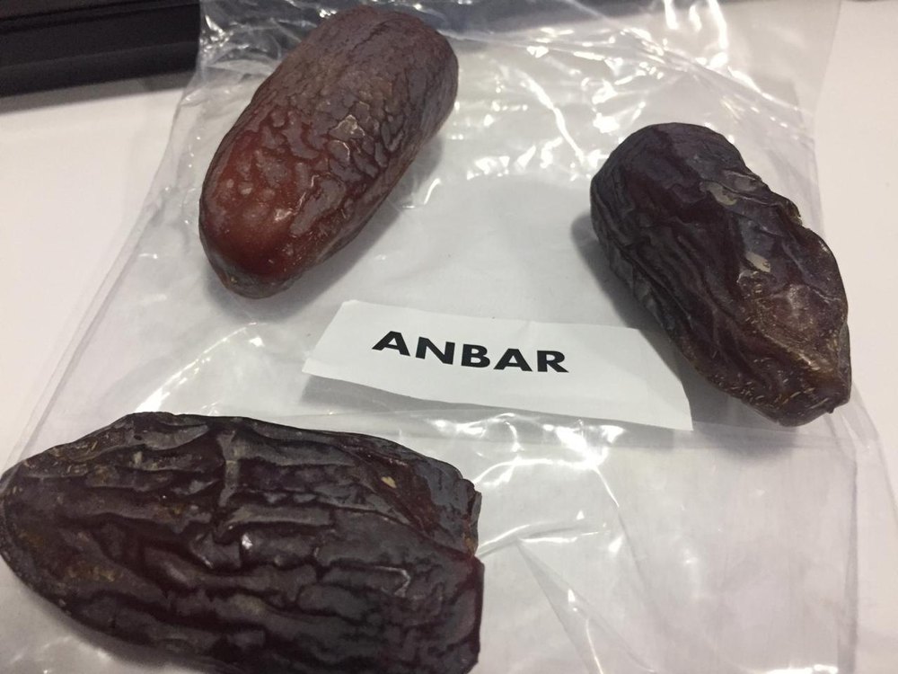 Brown Anbara Dates, Packaging Type: Plastic Box