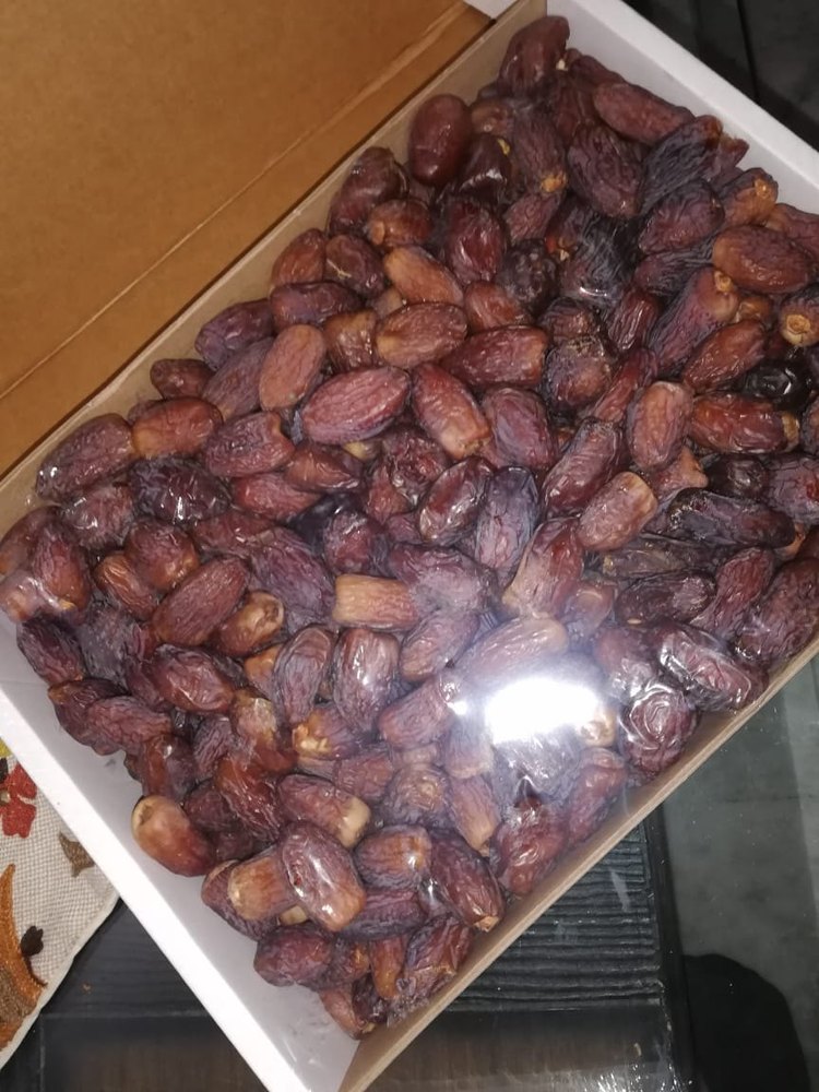 Brown ANBER DATES FROM MADINA, Packaging Type: Plastic Box