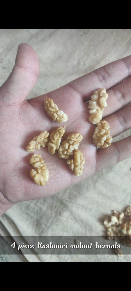Kashmiri Walnut Kernals Quarter, Packaging Type: Vacuum Bag, Packaging Size: 1kg