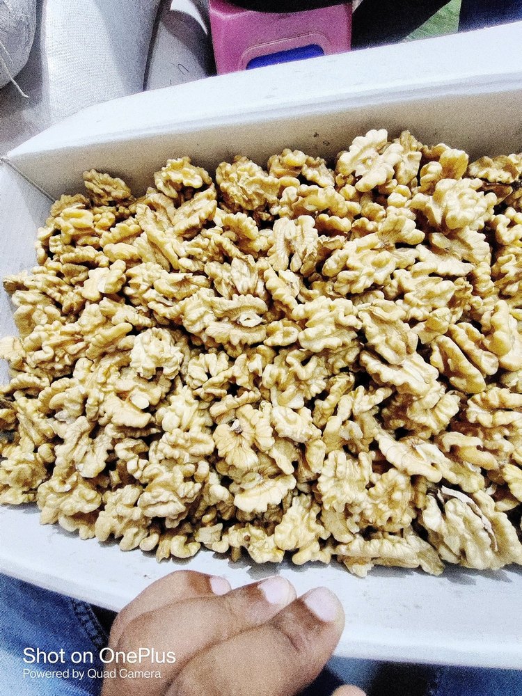Walnut Chilli, Packaging Size: 6kg