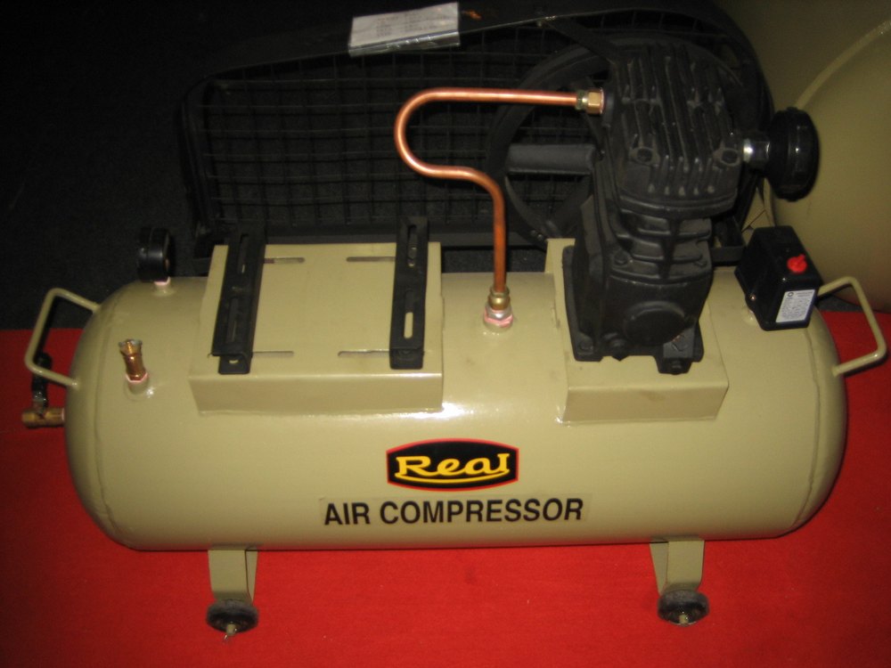 2 HP Single Stage Portable Compressor, Discharge Pressure: 8 Bar