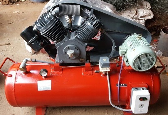 Amfos 5 HP Reciprocating Air Compressor, Warranty: 12 months